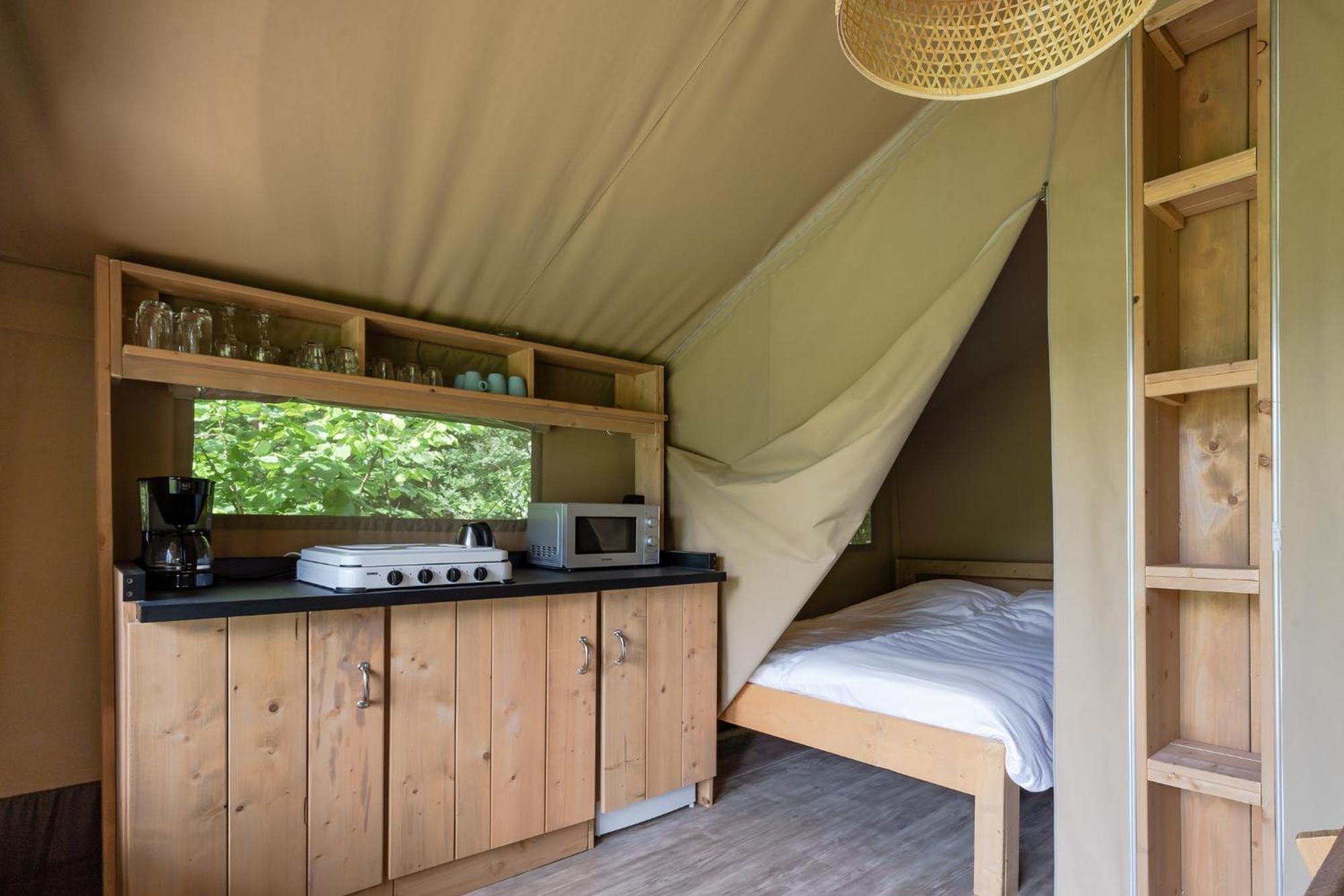 Rcn Vakantiepark De Roggeberg Апелсха Стая снимка