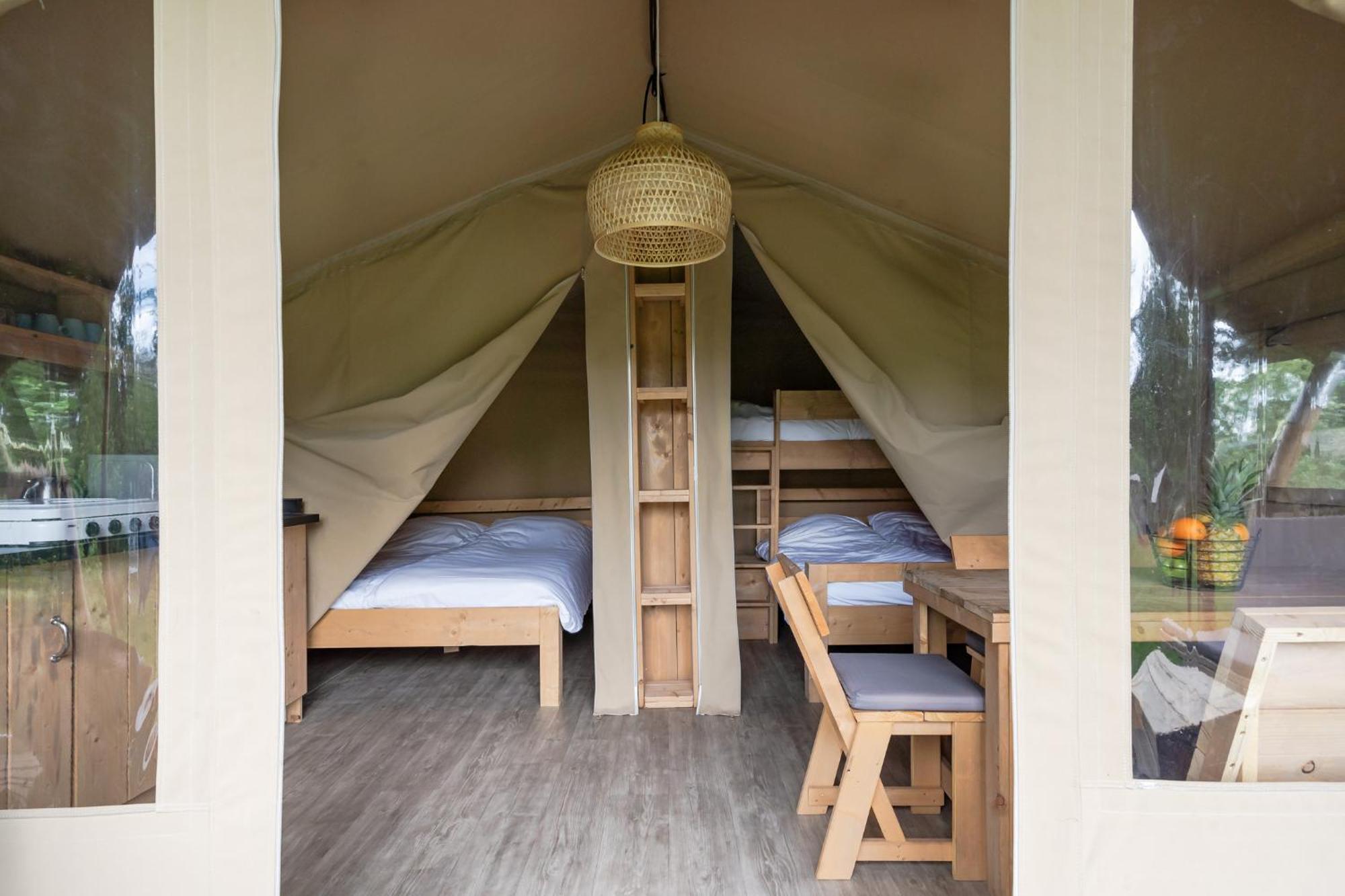 Rcn Vakantiepark De Roggeberg Апелсха Стая снимка
